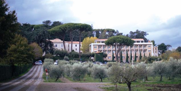 Repräsentative Residenz: Vom Geld ihrer Mitglieder kaufte die IG die Villa Cavalletti in der Nähe von Rom (Foto: BR/Ralph Zipperlen)
