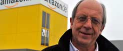 Erwin Helmer, Diözesanpräses der KAB Augsburg, kritisiert die die Bedingungen, zu  denen Beschäftigte beim Versandhändler Amazon arbeiten (Foto: PA/Sueddeutsche/Puchner)