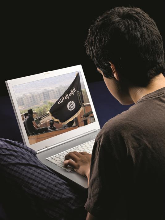 Das Internet als Brandbeschleuniger: Der Ein- stieg in extremistische Kreise geschieht oft online (Foto: iStock by Getty/Juanmonino)